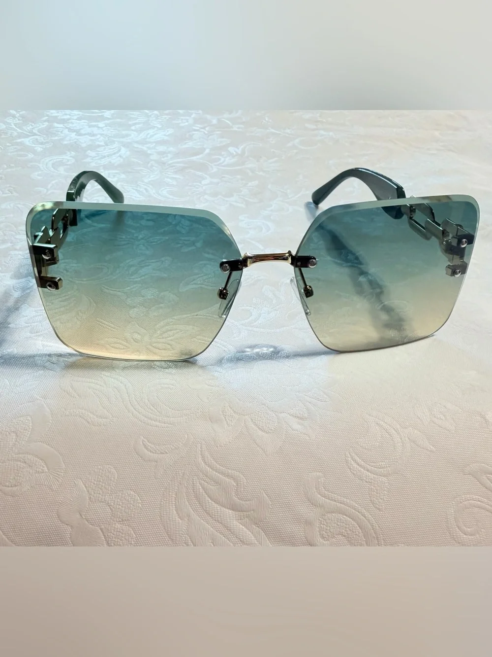 Lot of 5 Assorted Women's 😎